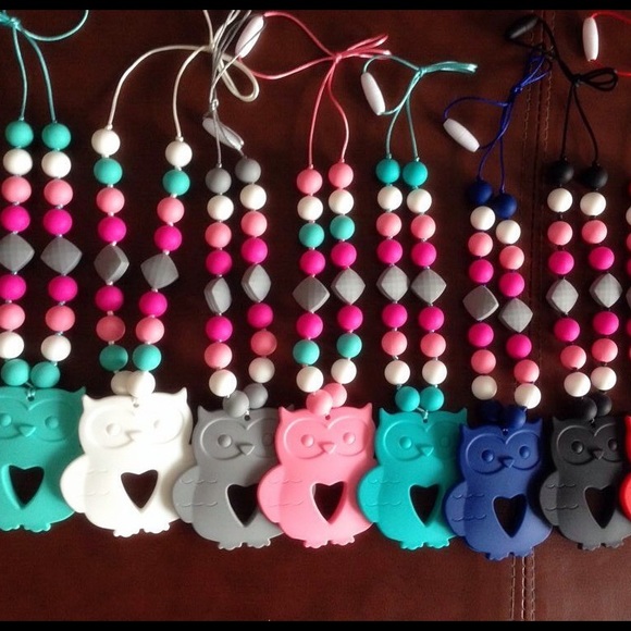 Baby Teething Necklace - Picture 3 of 3