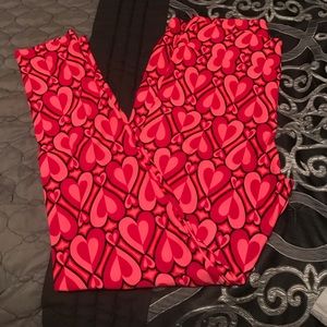 BNWOT TC Lularoe heart leggings