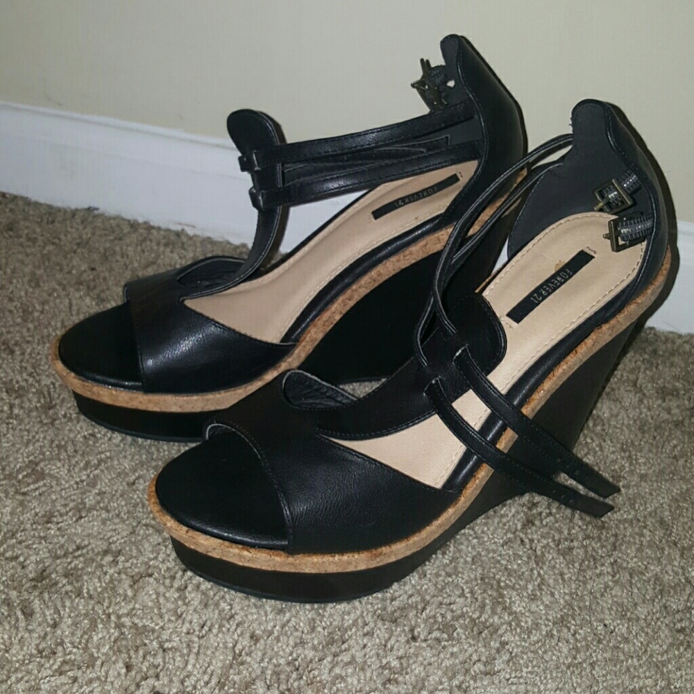 Black wedges