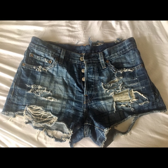 Levi's Pants - VINTAGE DISTRESSED LEVI'S 501