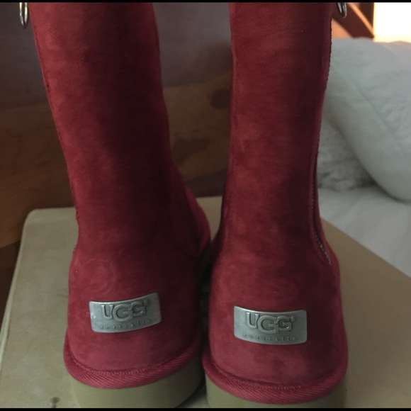 Uggs Red - Picture 4 of 4