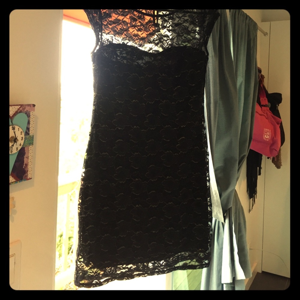 Black and gold LACE sleeveless dress