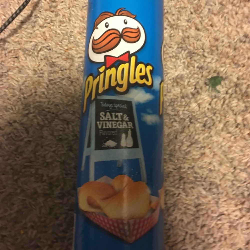 Empty Pringle can