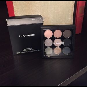 MAC Smoky Metallic Times Nine Palette