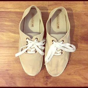 American Eagle Tan Sneakers