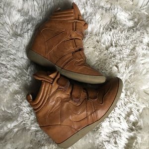 Steve Madden Tan Hilight Wedge Sneakers