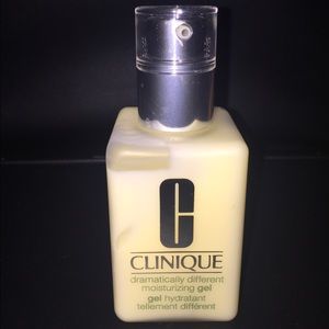 NWOT Clinique Dramatically Moisturizing gel
