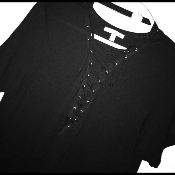 Black V-Neck - Picture 1 of 3