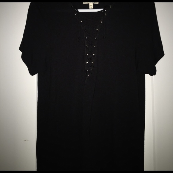 Black V-Neck - Picture 2 of 3