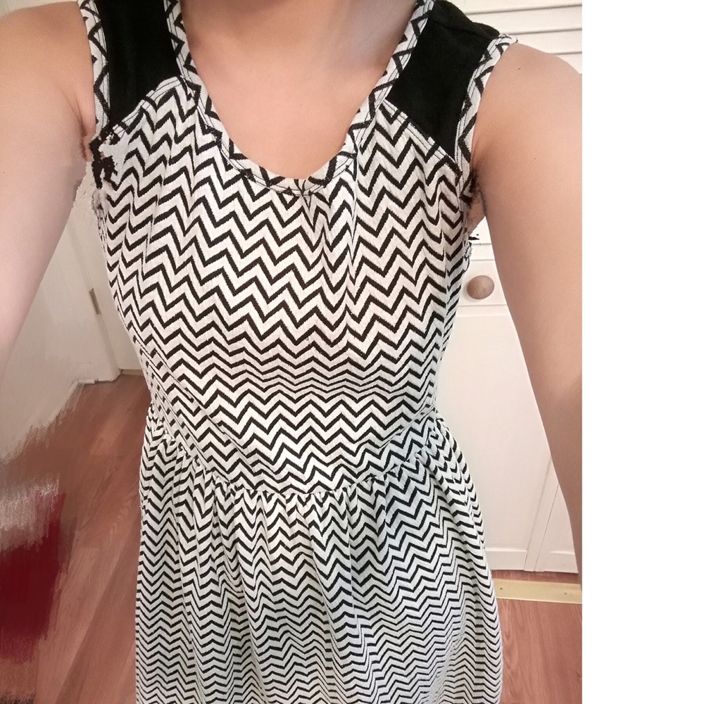 Stripe No Sleeve Midi Dress