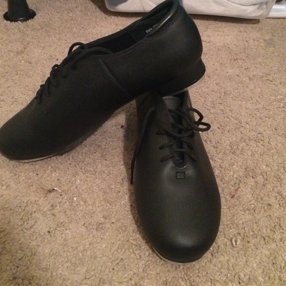 Practically new tap shoes