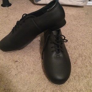 Practically new tap shoes