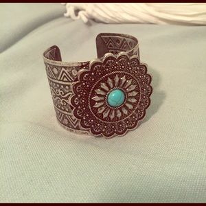 Flower cuff bracelet