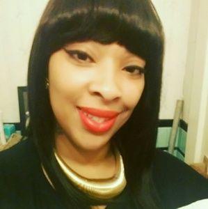 Meet your Posher, Akeisha