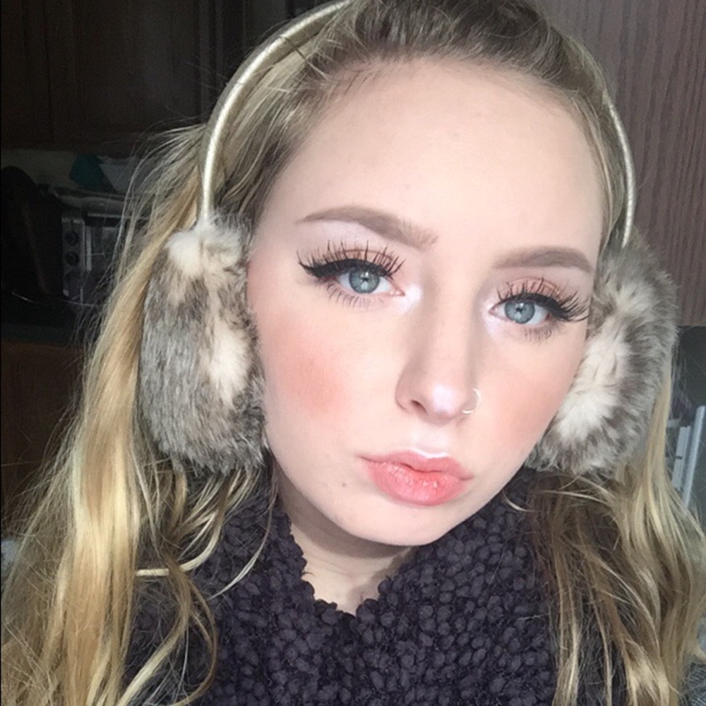 Meet your Posher, Sam