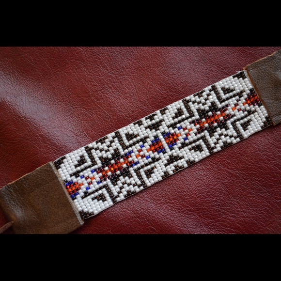 Beaded bracelet - Picture 2 of 2