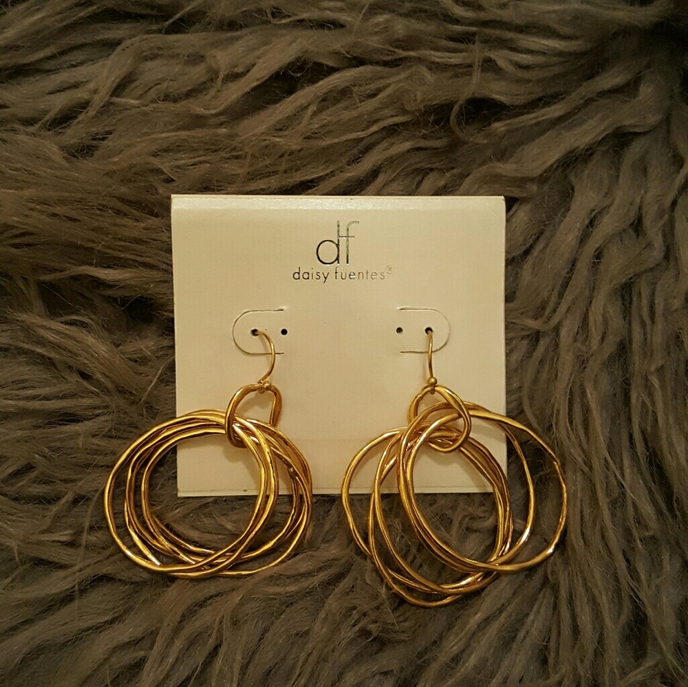 Daisy Fuentes gold earrings