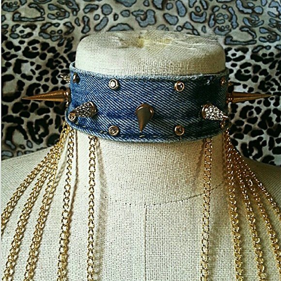 Choker - Picture 2 of 3