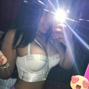 Meet your Posher, Lesly