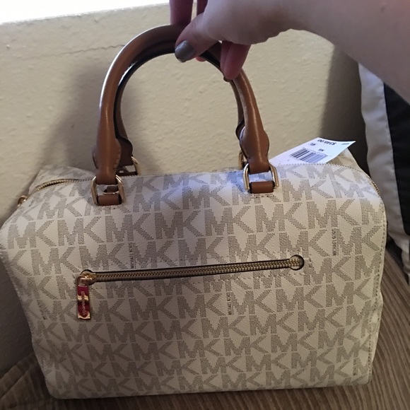 Michael Kors large Purse - Picture 2 of 4