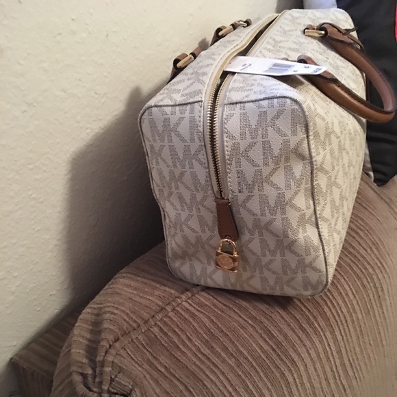 Michael Kors large Purse - Picture 3 of 4