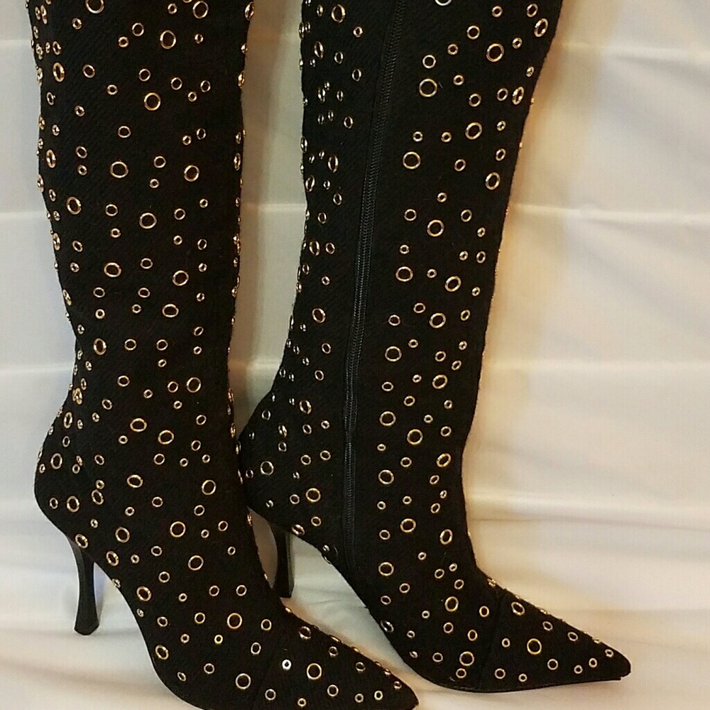 Black cloth gold ring boots
