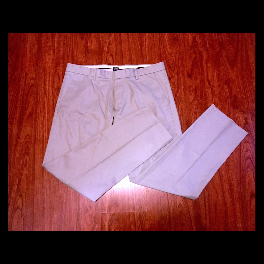 Gap tailored khakis