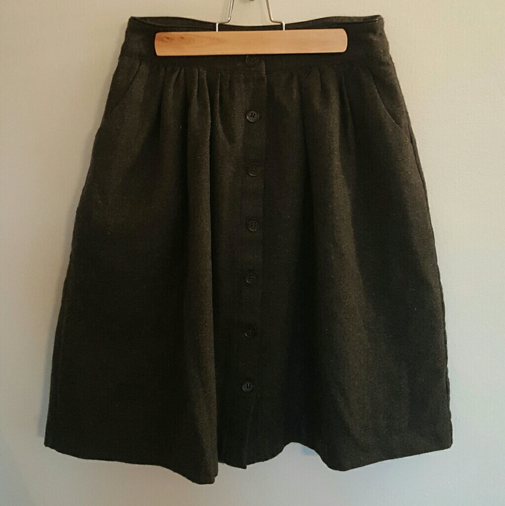Vintage-looking Grey Skirt