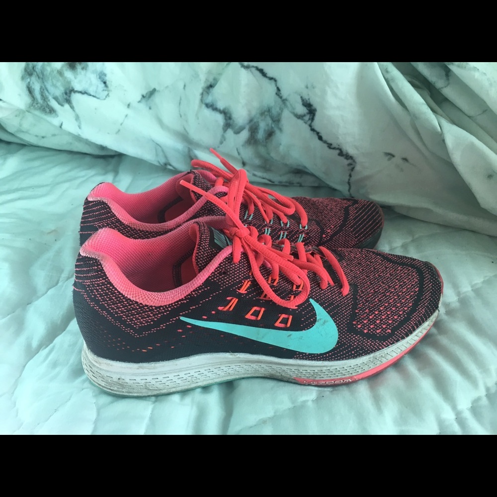 NIKE ZOOM STRUCTURE 18
