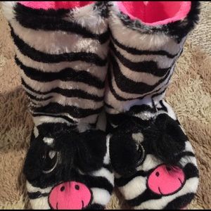 Girls super soft zebra slippers size medium 4/5
