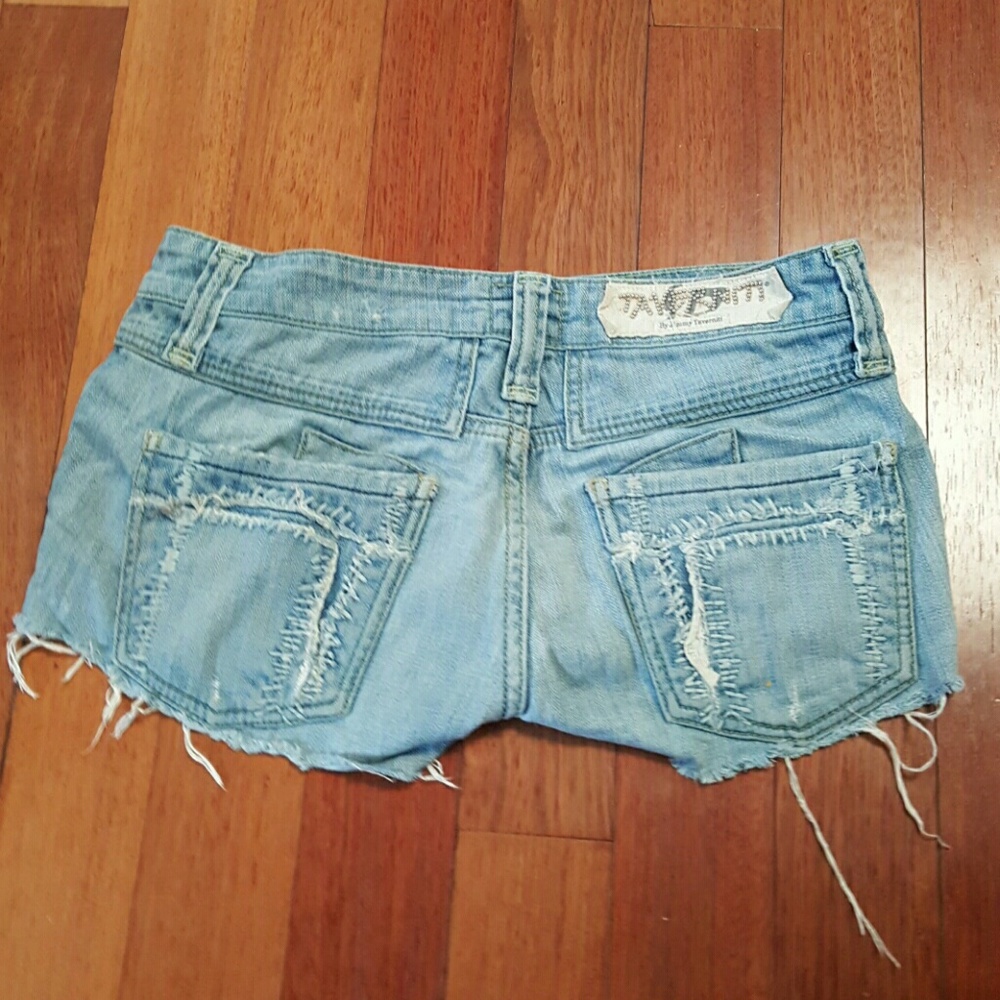 Taverniti daisy dukes