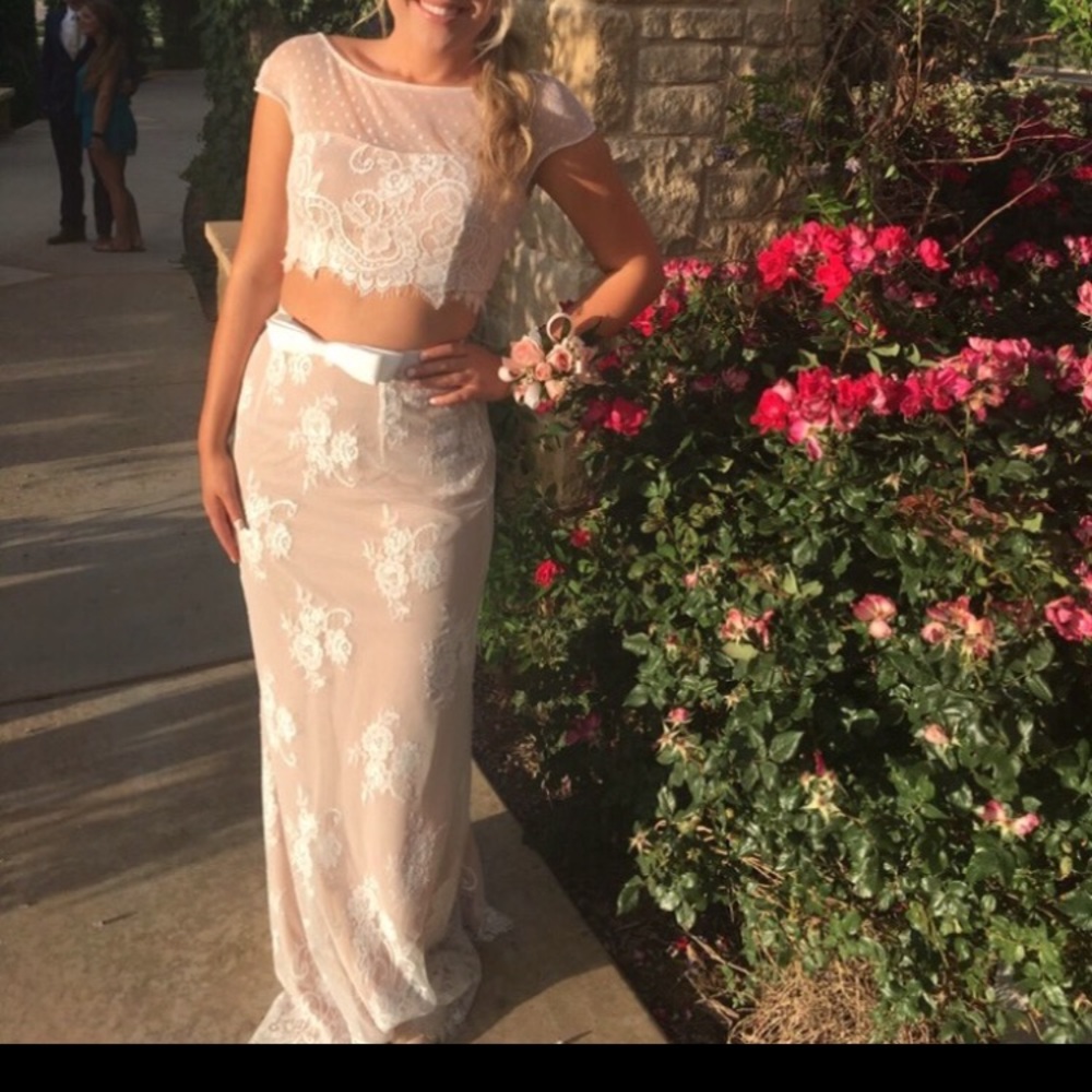 Prom dress! GREAT condition! Can also fit a size 4