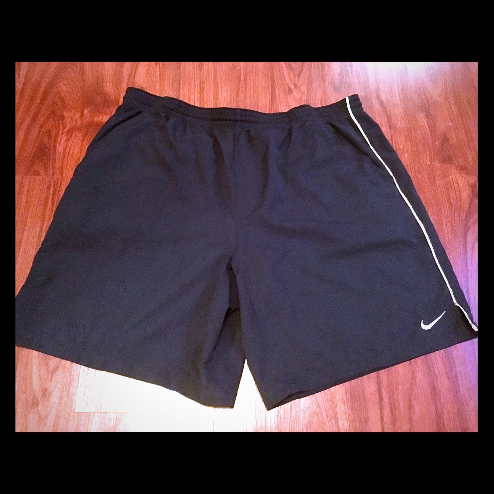 Nike fit dry athletic shorts