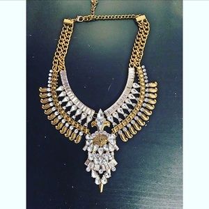 Statement necklace