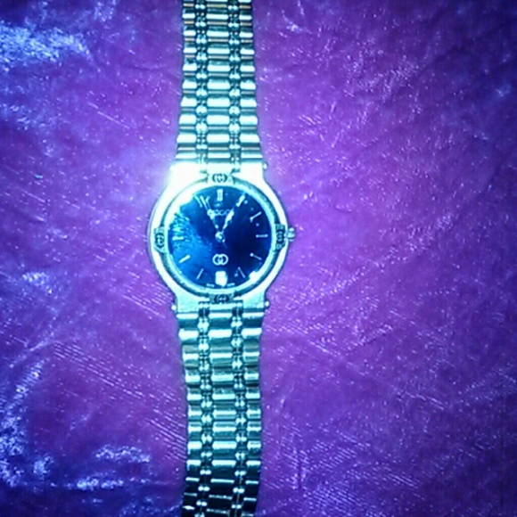 Gucci Watch - Picture 3 of 6