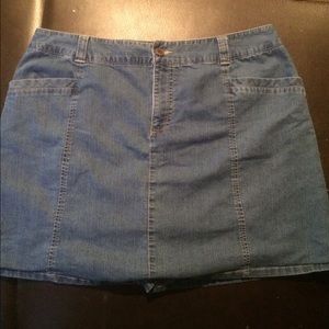 💕Denim Skirt 👀 Excellent Condition 💕