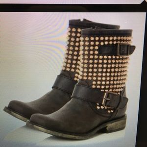 Steve Madden combat boots