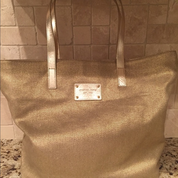 🎉SOLD 🎉Michael Kors tote - Picture 1 of 6