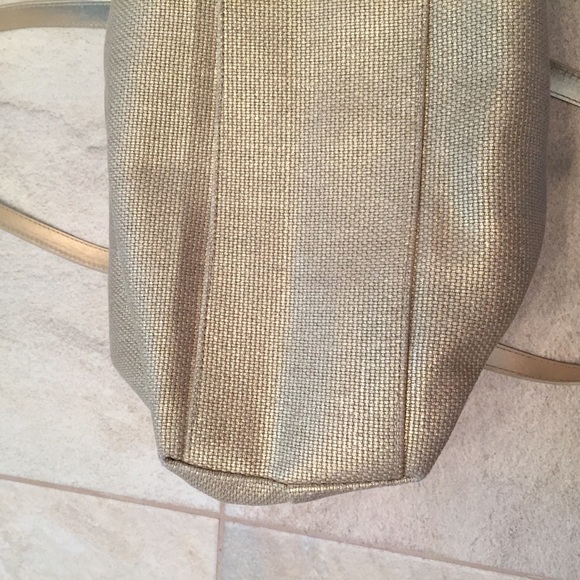 🎉SOLD 🎉Michael Kors tote - Picture 3 of 6