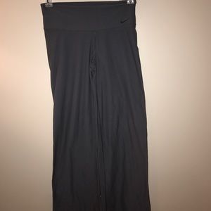 Grey Nike yoga pants