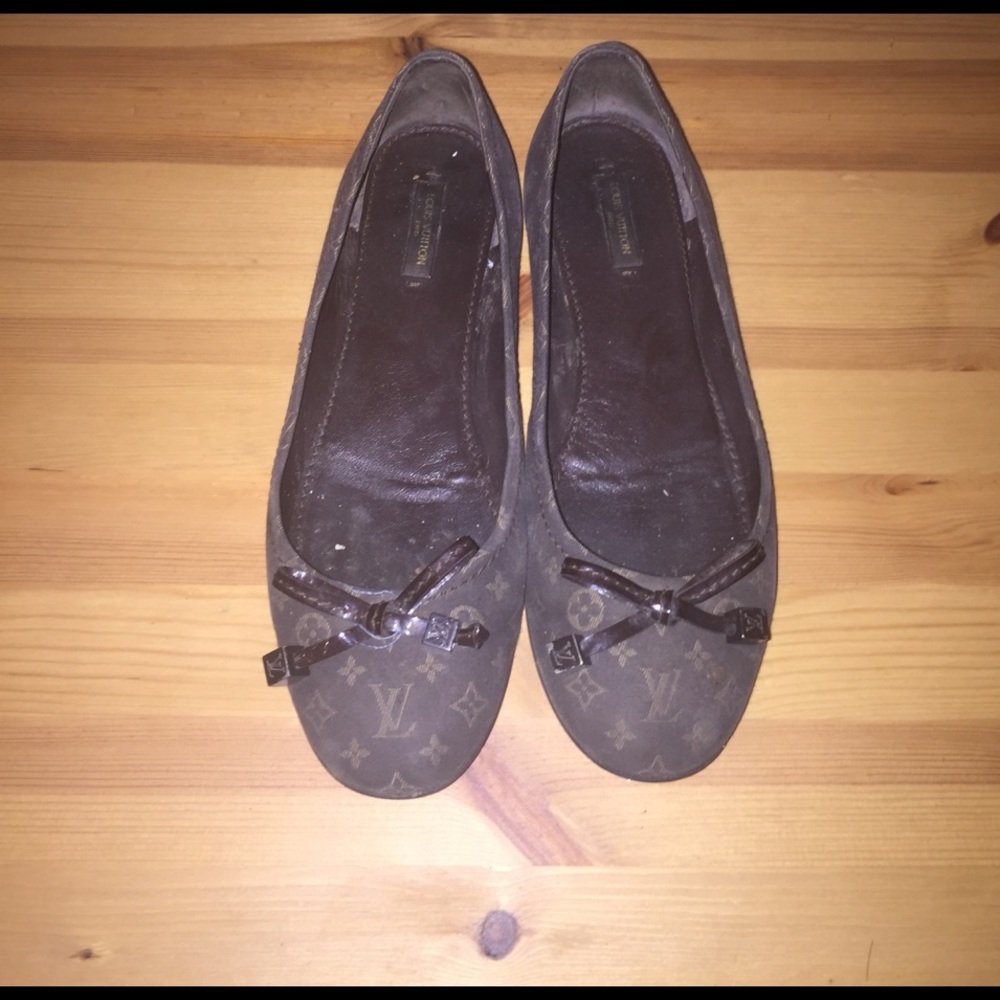 Louis Vuitton flats