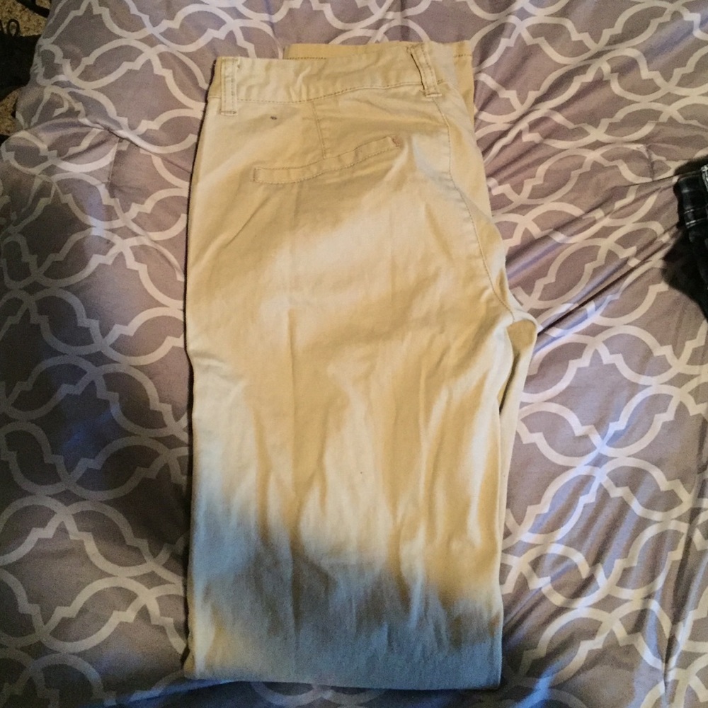 Aeropostale Size 6 Khakis