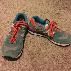 574 New Balance tennis shoes