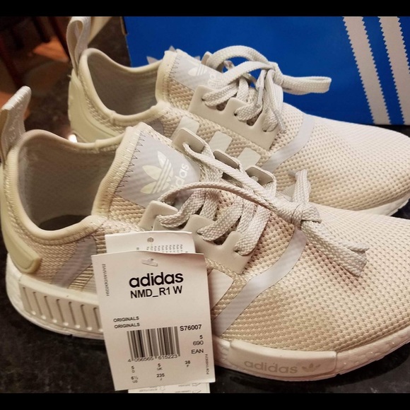 Brand New Adidas NMD R1 Size 6.5 Women - Picture 1 of 7