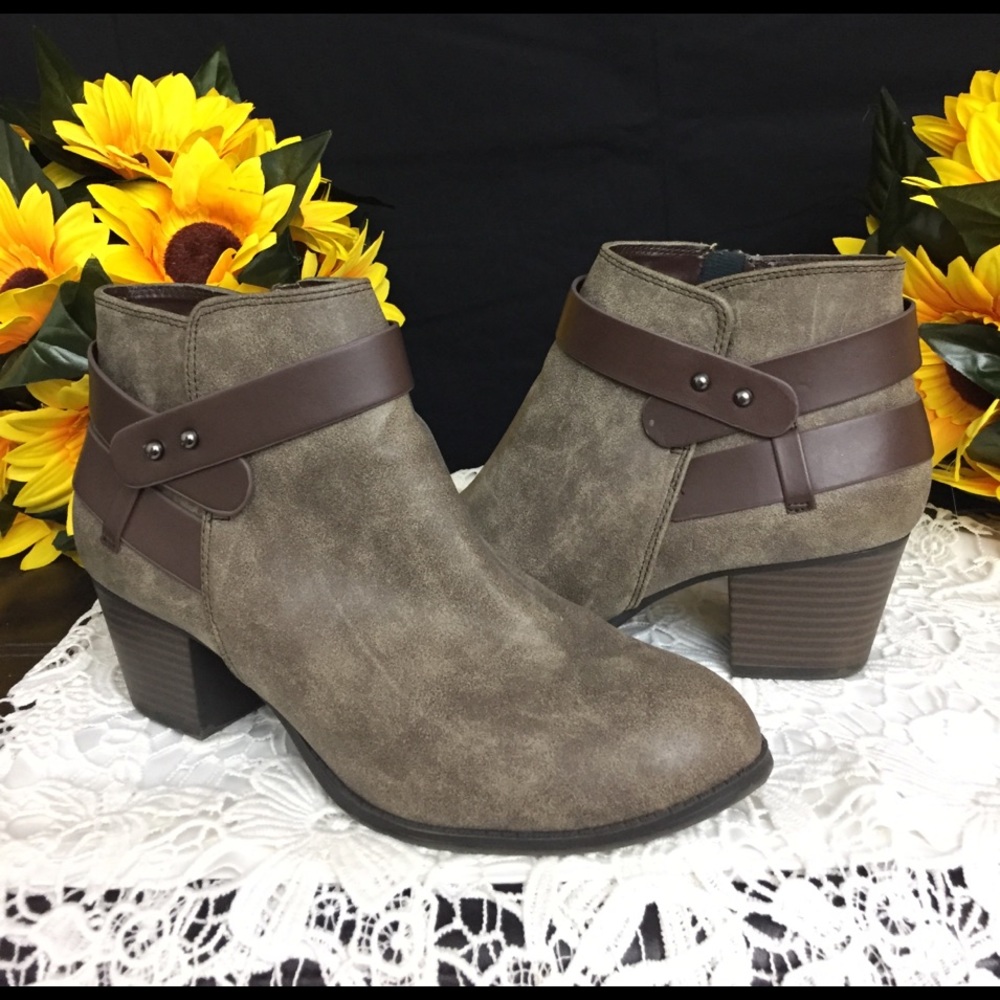 GETTING MARRIED SALE! Ankle booties