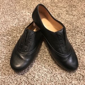 Black leather koolaburra flats 🌟