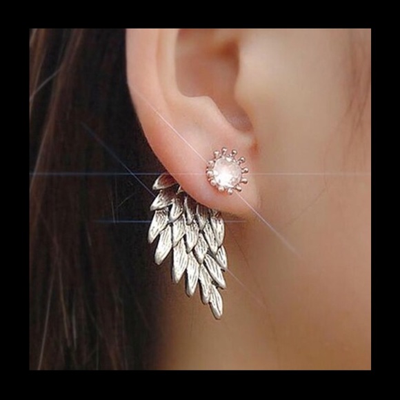 ❗️FINAL PRICE❗️ Black Angel Wing Earrings - Picture 2 of 4