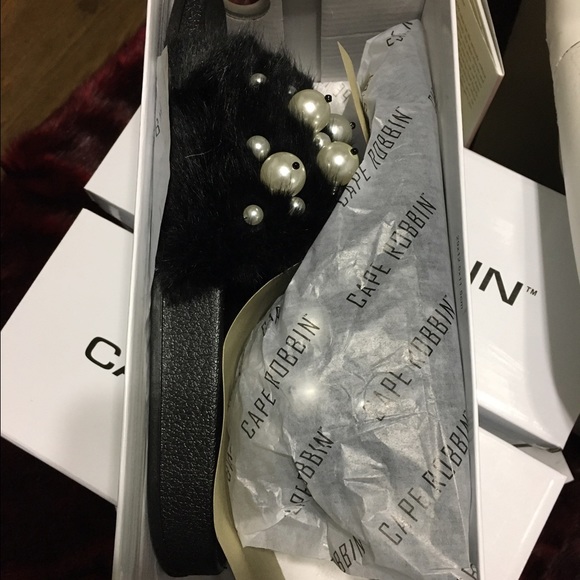 💫💫Trendy Fur Slides💫💫 - Picture 3 of 3