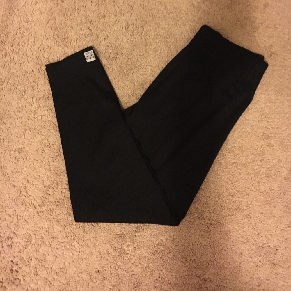 Victoria's Secret Ultimate Cropped Leggings