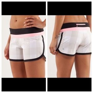 Lululemon Groovy Run Shorts Size 6